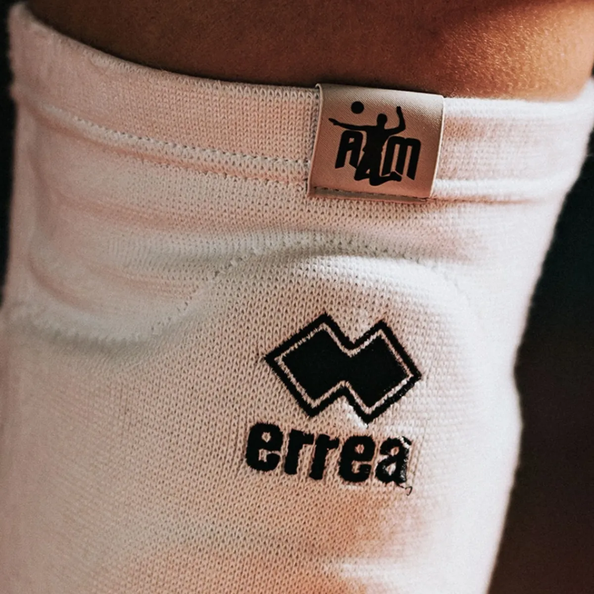 Erreà Tokyo kneed pads for Alessandro Michieletto* Alessandro Michieletto